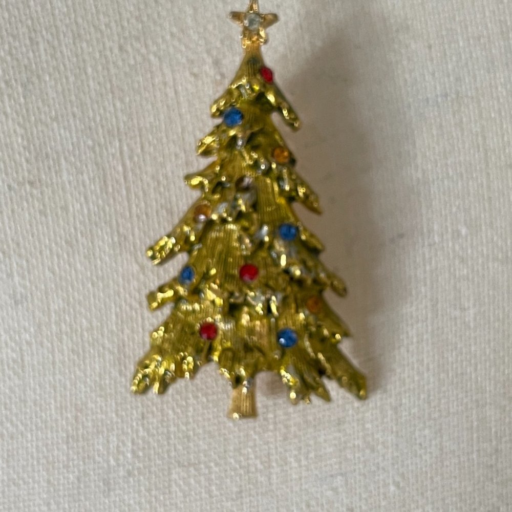 Christmas Tree Pin Signed ART Rhinestone Ornaments - Picture 6 of 8